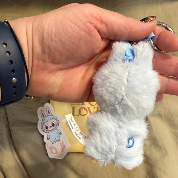 THE MONSTERS Pin for Love - Confirmed D - Picture 3 of 4